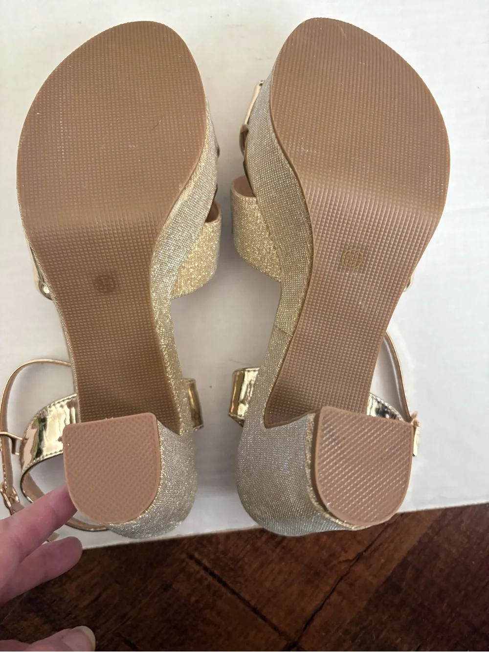 Hingswink Women’s Sz 8.5 Metallic Gold Glitter Platform Block Heel Sandals